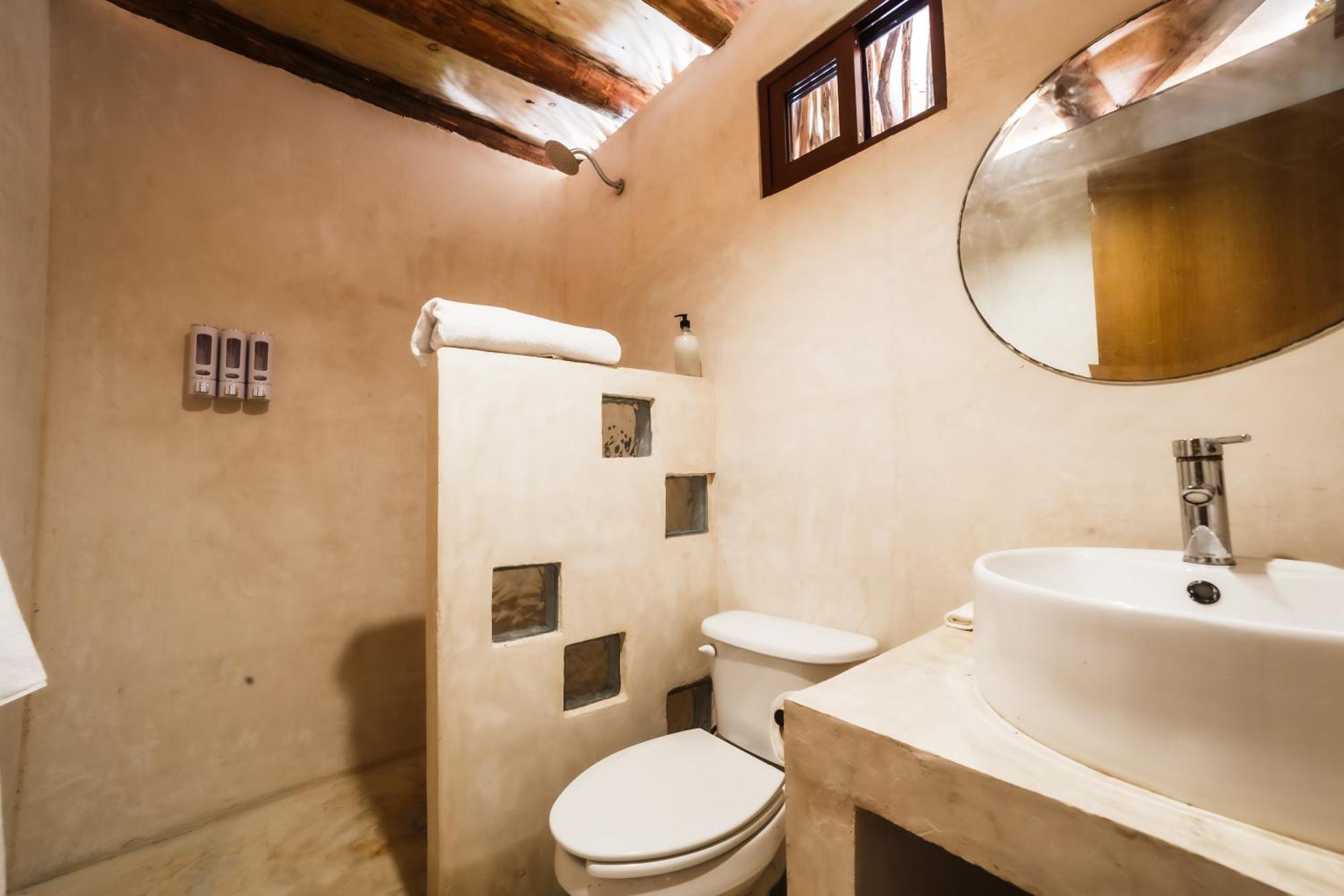 Hotel Eco Banitas *