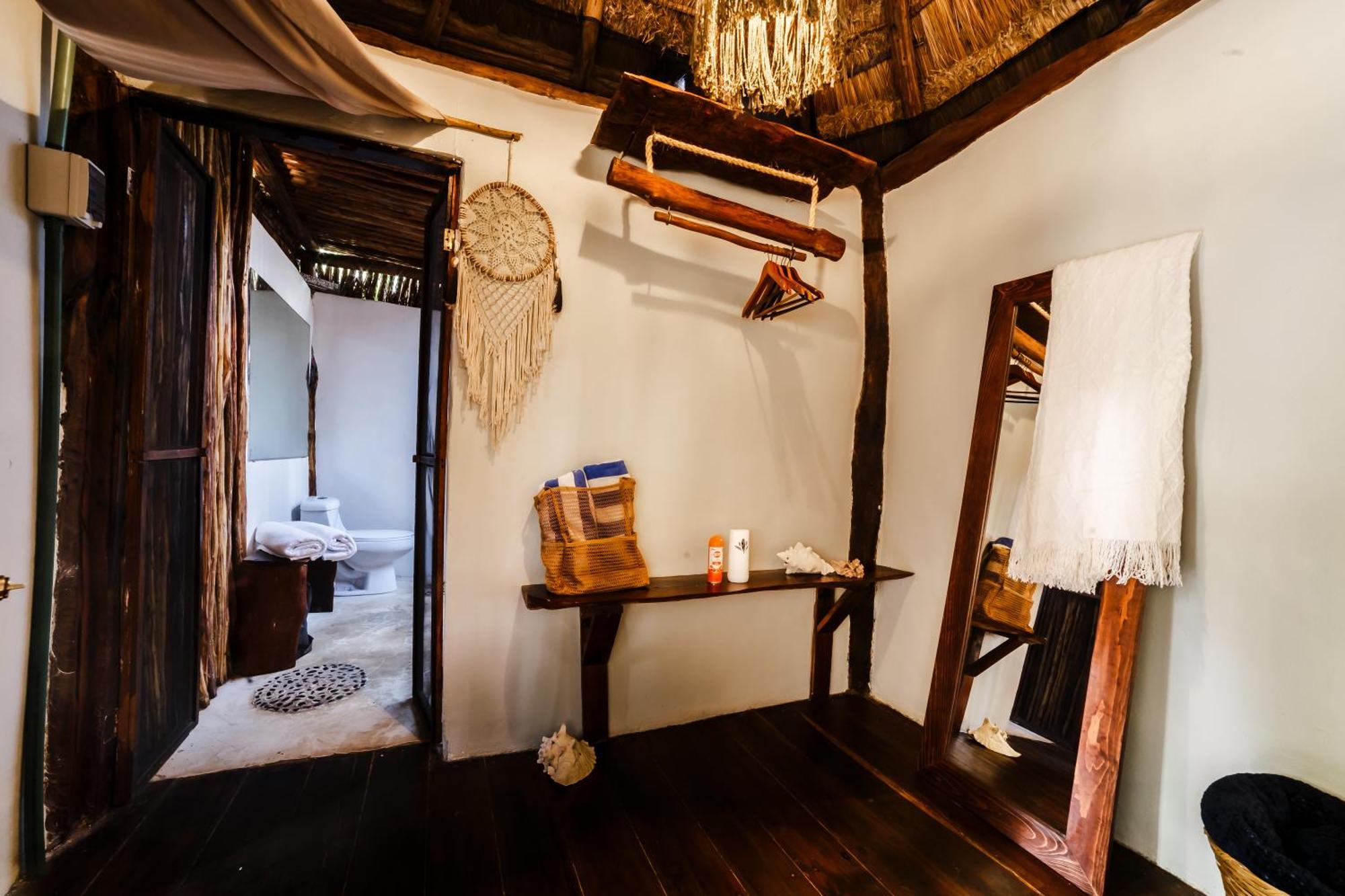 Eco Banitas Hotel *