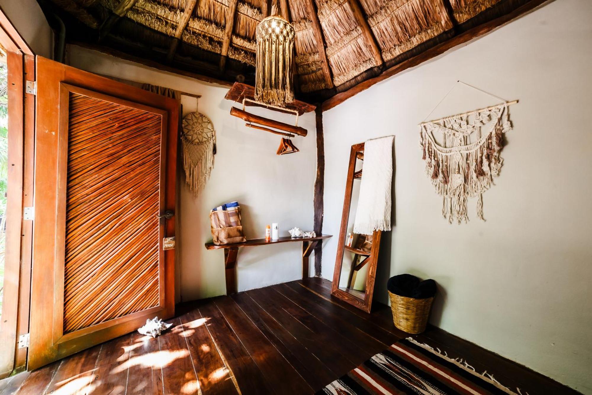 Eco Banitas Hotel *